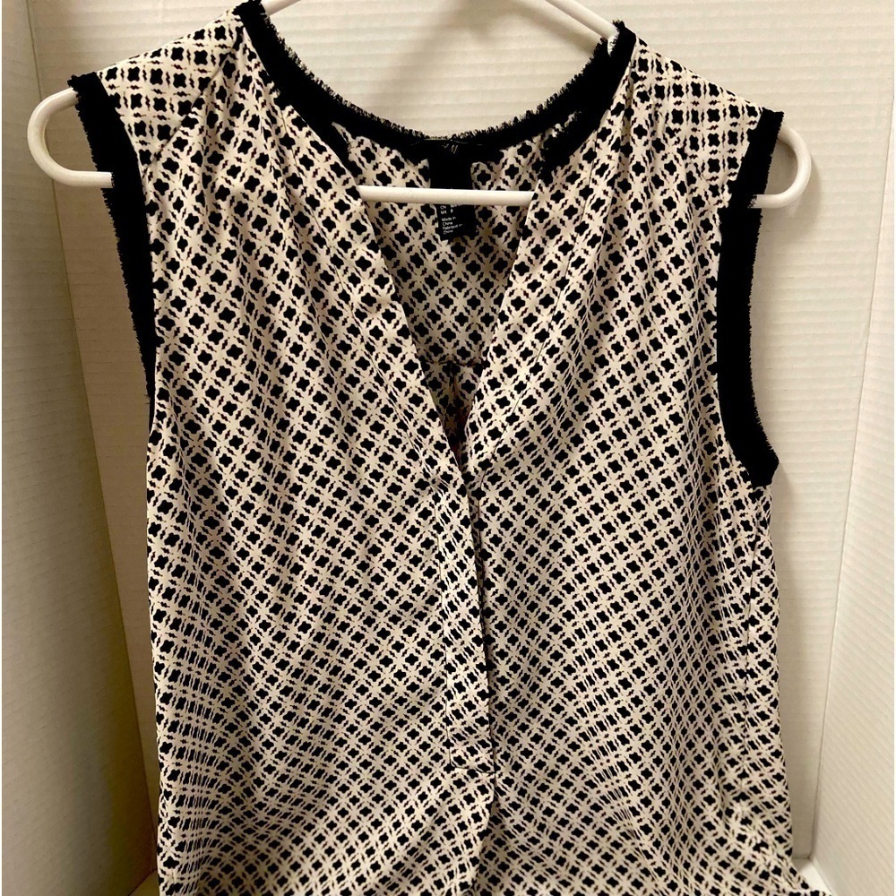 H&M sleeveless size 8 blouse